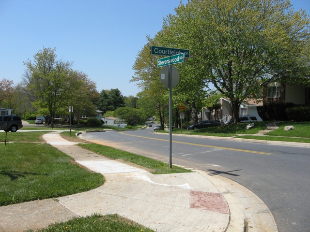 0358-Stevenswood_Road_at_Courtleigh_Drive.jpg